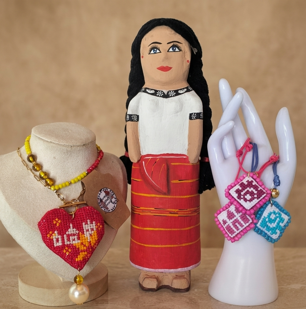 artesanias y creaciones con bordado zoque de copainala