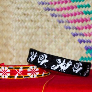 Banda artesanal para cabello elaborada a mano por artesanas zoques.
