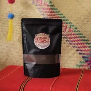 Café molido artesanal tipo “café de mata”, mezcla de diferentes granos que brinda un sabor intenso y auténtico, ideal para preparar café de olla.