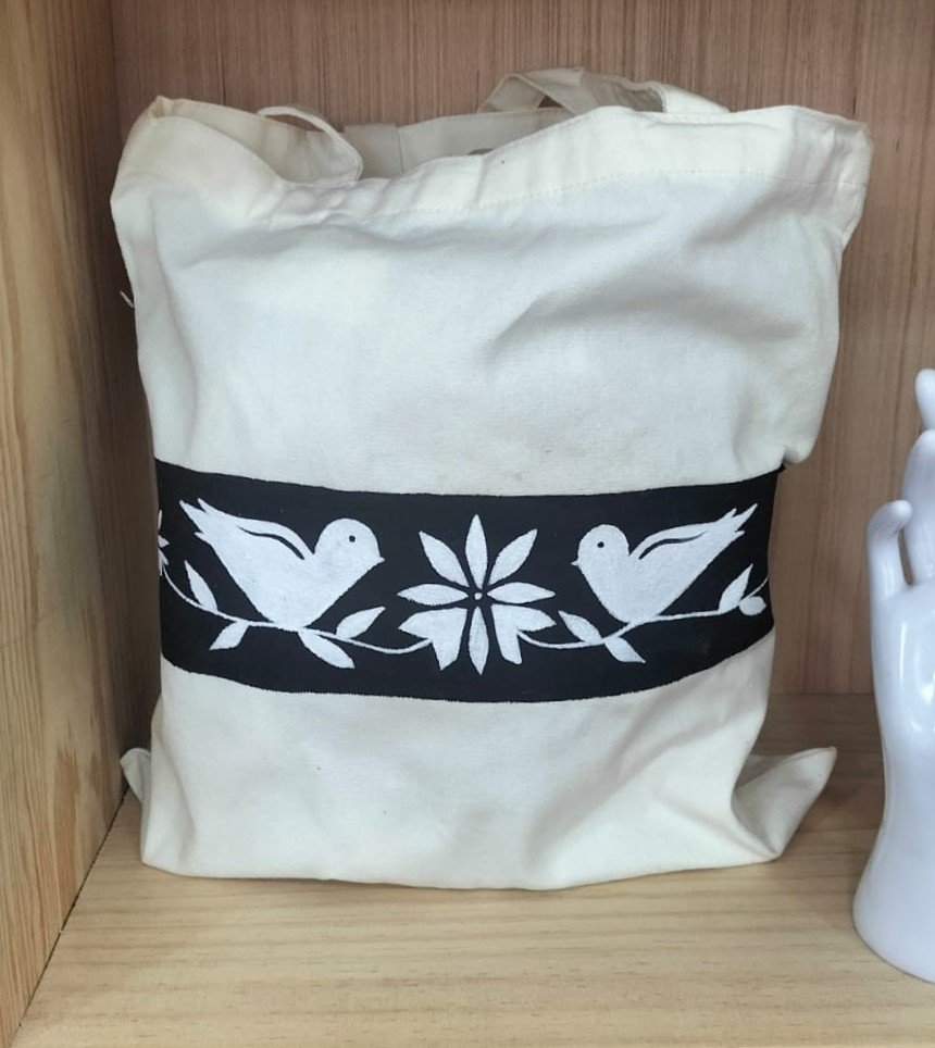 accesorios con bordado zoque tradicional de copainala chiapas