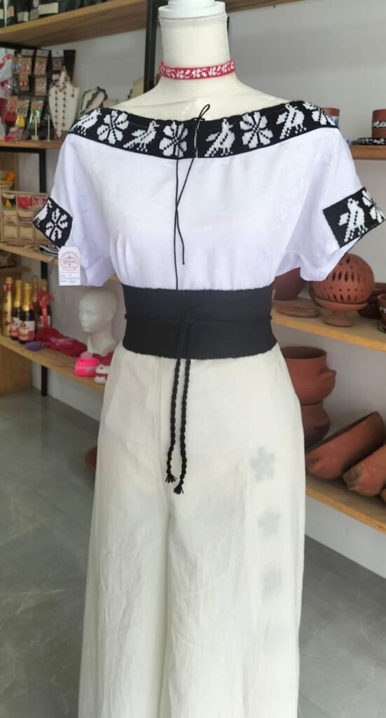 accesorios con bordado zoque tradicional de copainala chiapas